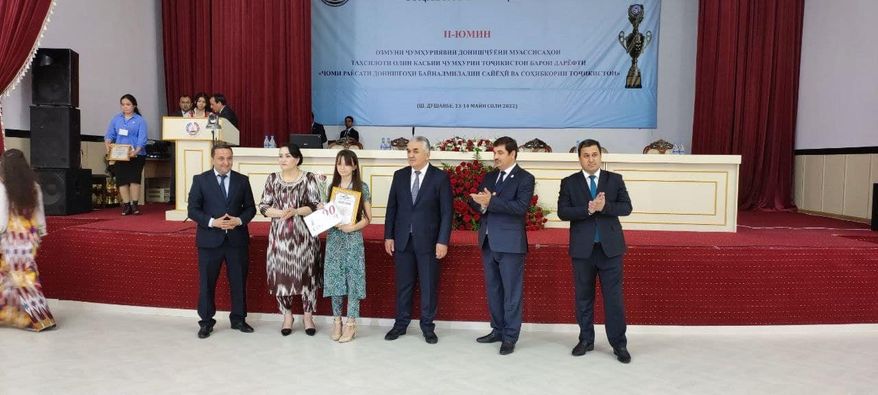 Садикова Азиза ғолиби Озмуни ҷумҳуриявии донишҷӯёни МТОК-и ҶТ