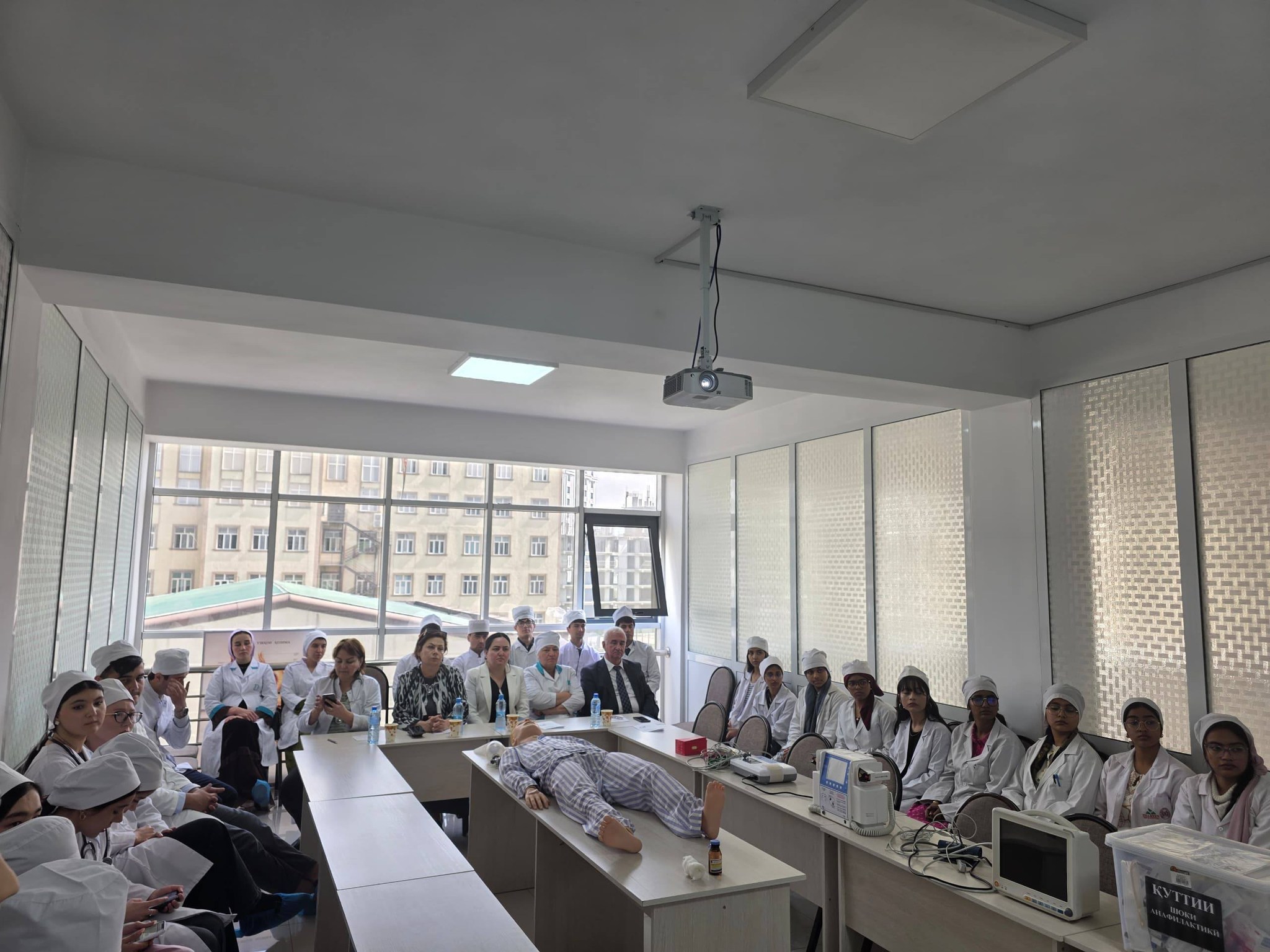 Маҳфили фаннии «Набзи сайёра»